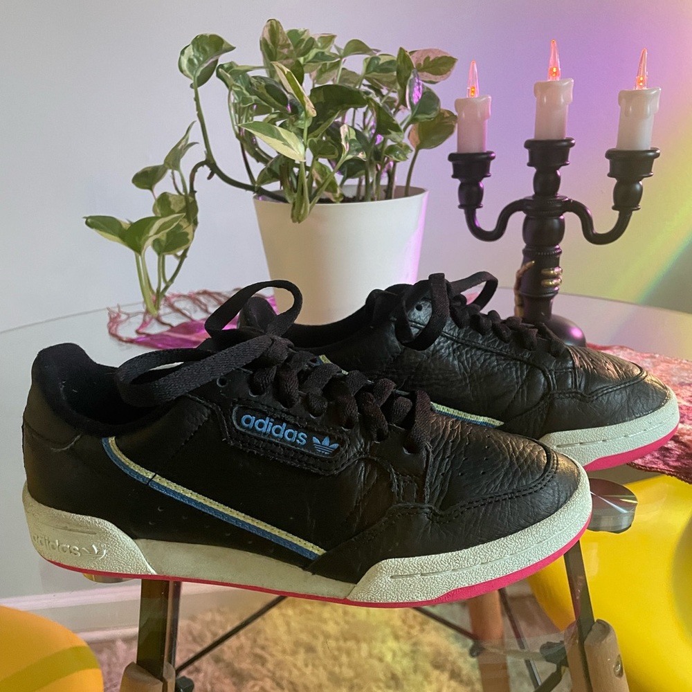 Adidas size 6 women’s sneakers. Black/ light blue sole with bright pink bottoms!